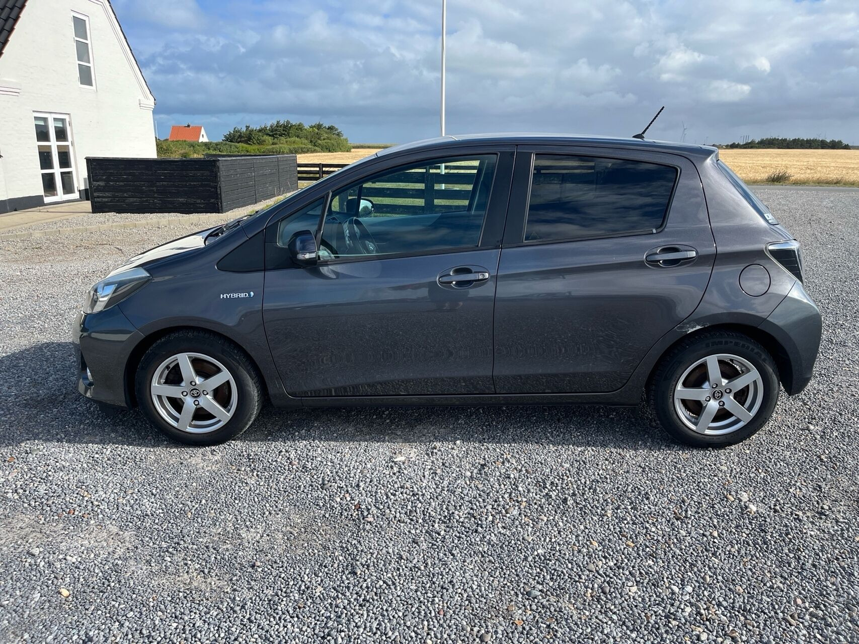 Sort Toyota Yaris fra 2014