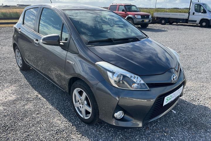 Sort Toyota Yaris fra 2014