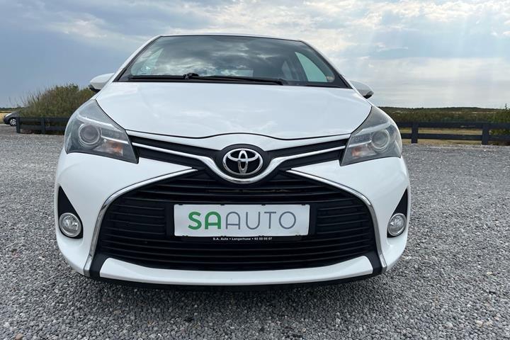 Hvid Toyota Yaris fra 2016