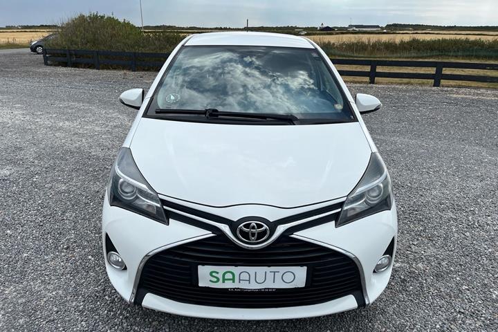 Hvid Toyota Yaris fra 2016