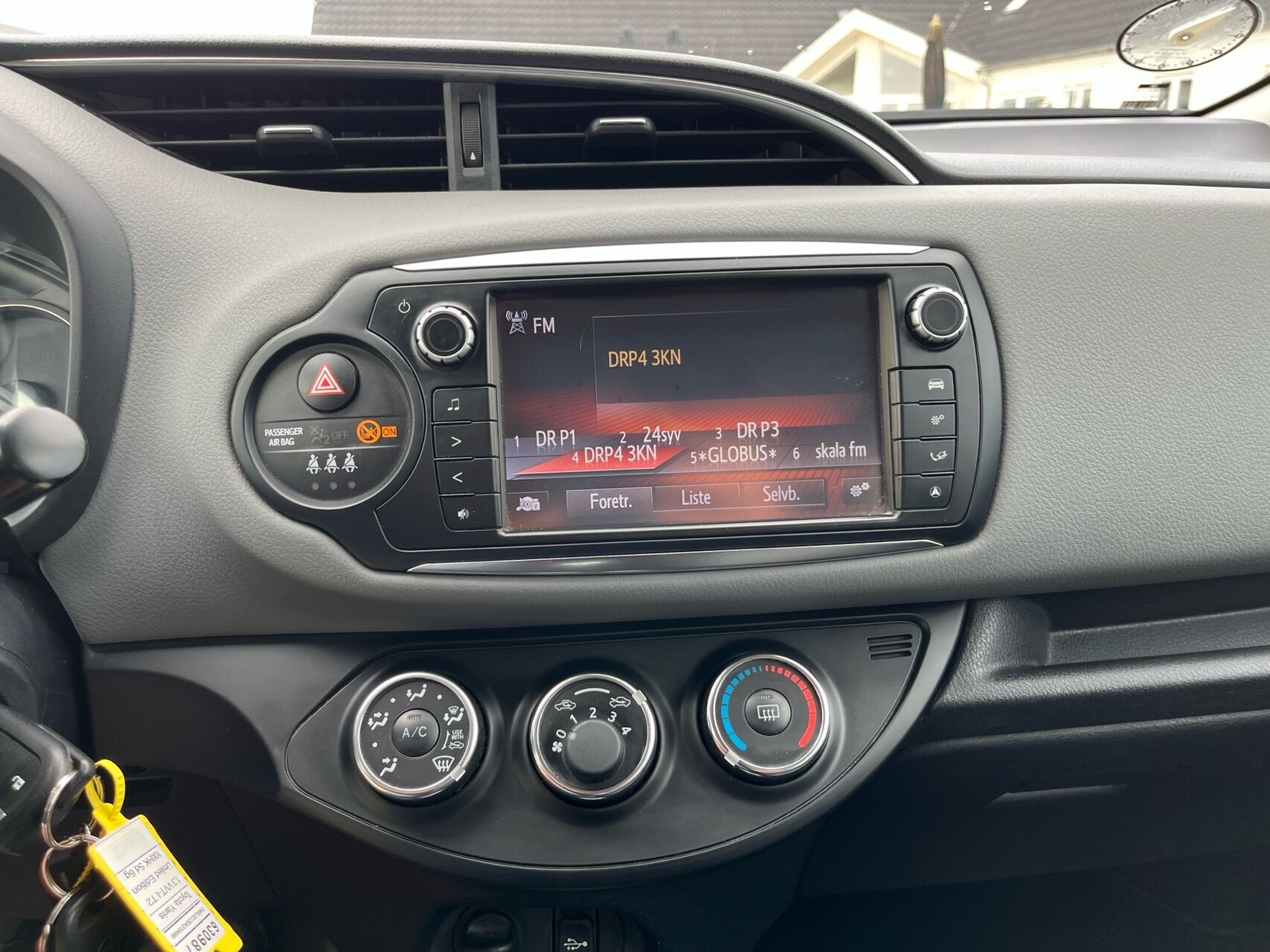 Hvid Toyota Yaris fra 2016