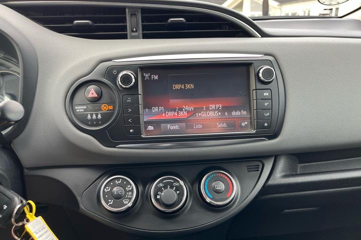 Hvid Toyota Yaris fra 2016