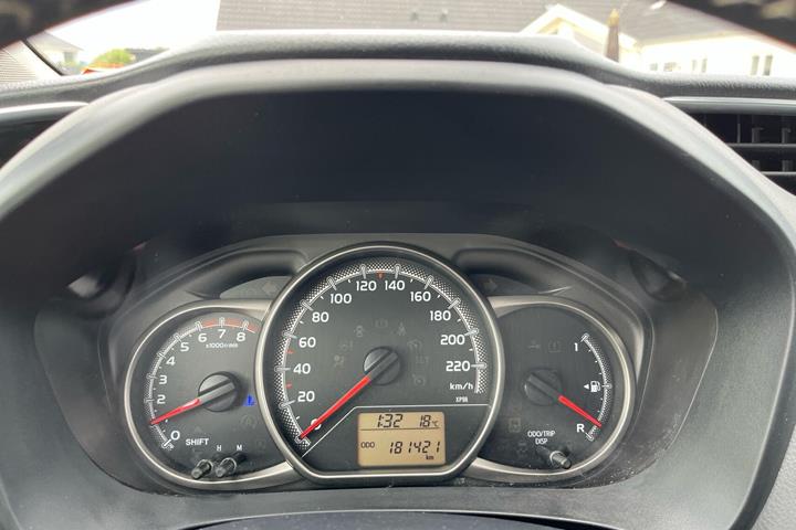 Hvid Toyota Yaris fra 2016