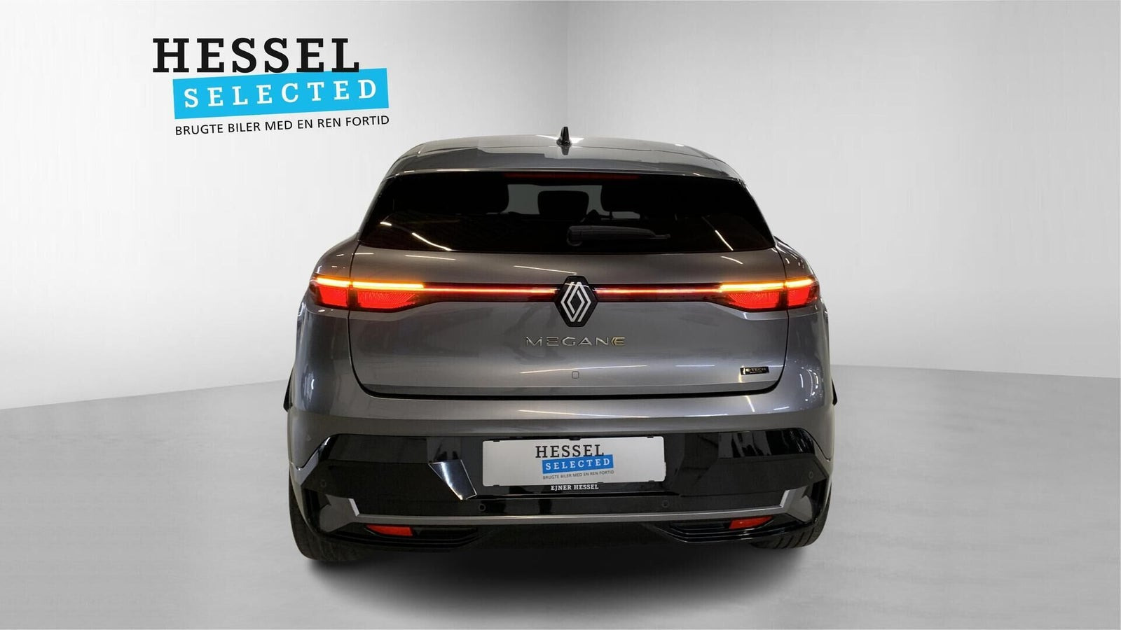 Grå Renault Megane E-Tech fra 2023