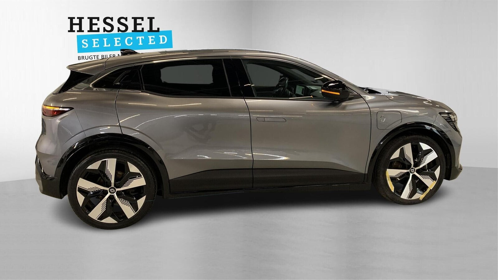 Grå Renault Megane E-Tech fra 2023