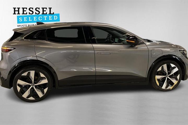 Grå Renault Megane E-Tech fra 2023