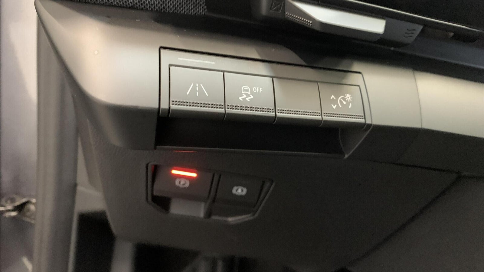Grå Renault Megane E-Tech fra 2023
