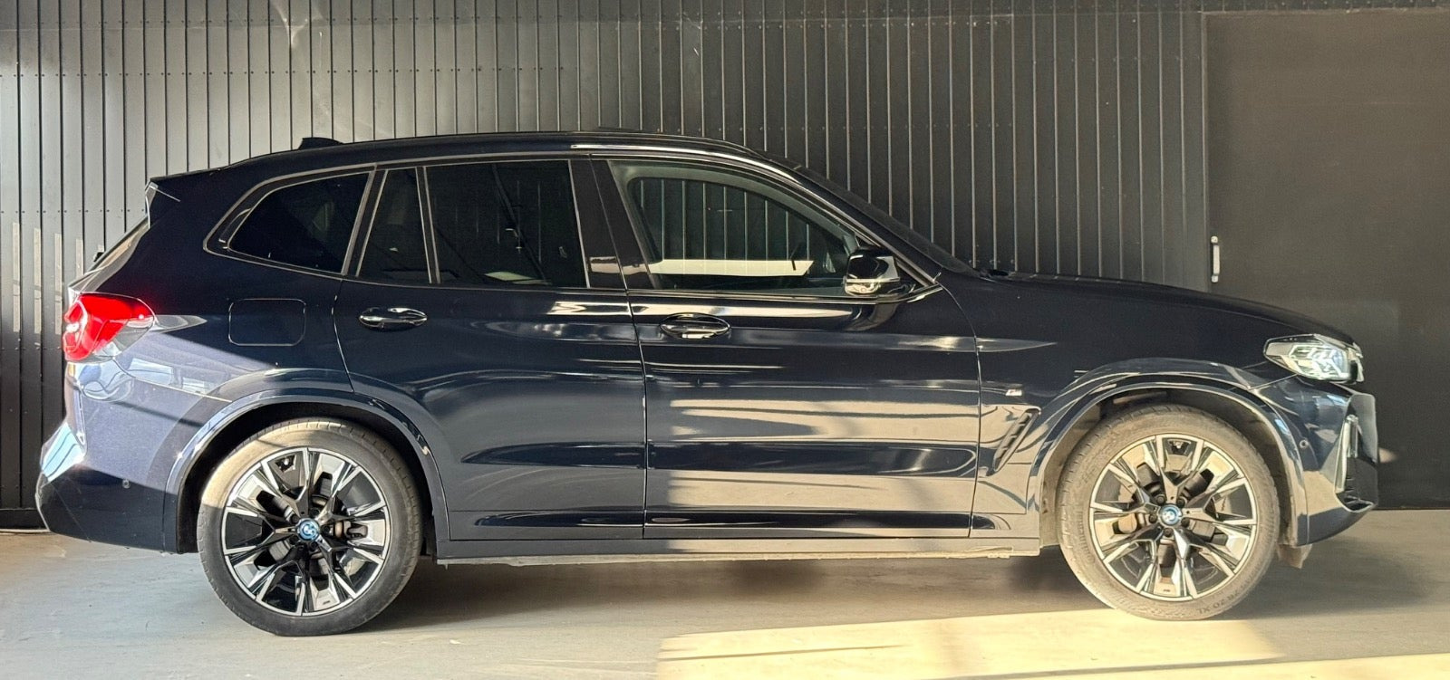 Sort BMW iX3 fra 2022