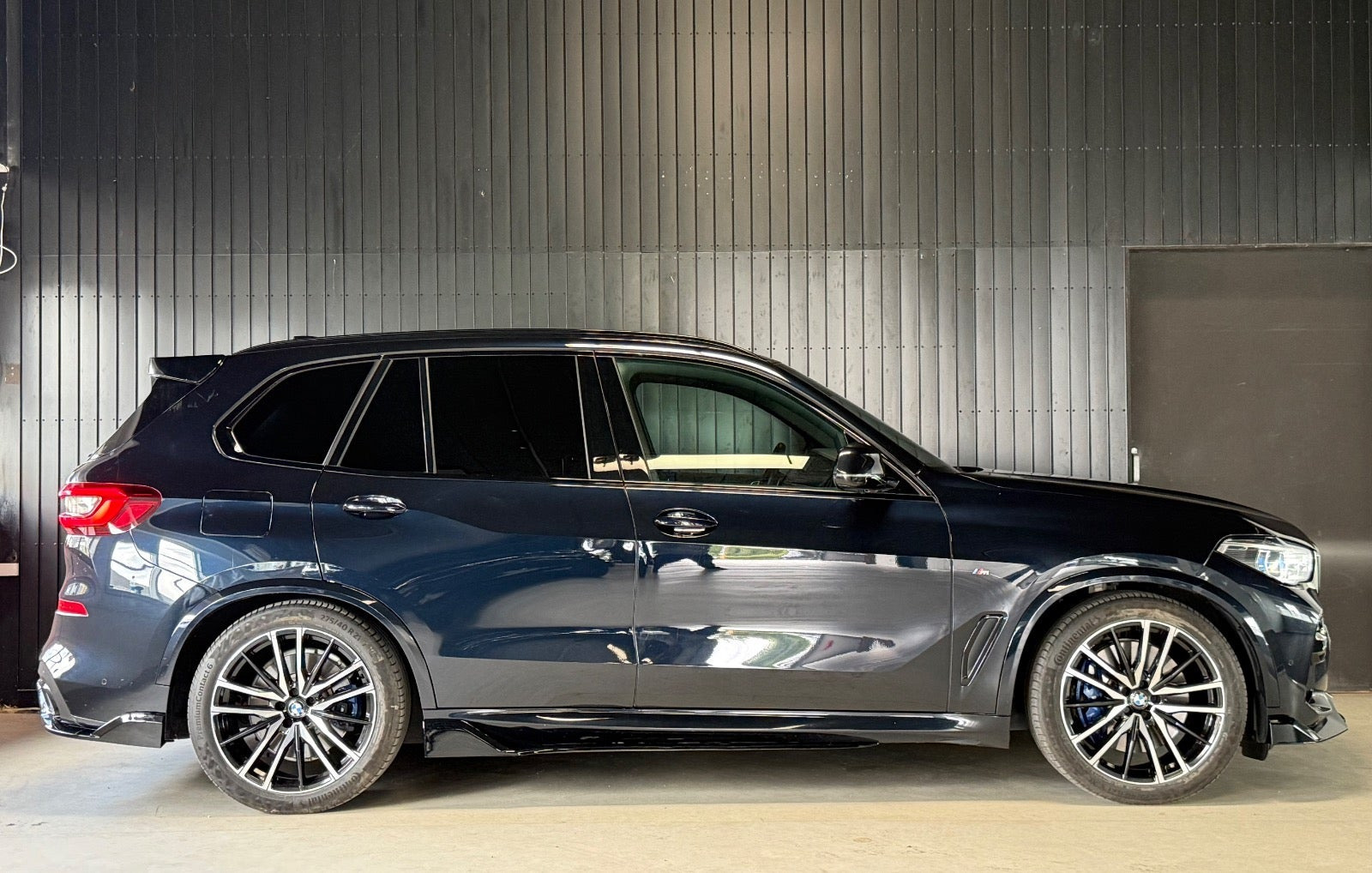 Sort BMW X5 fra 2021