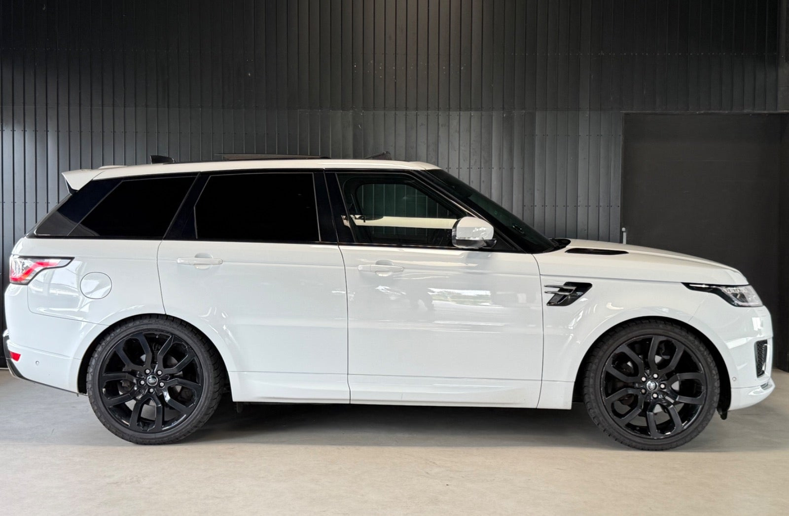 Hvid Land Rover Range Rover sport fra 2018