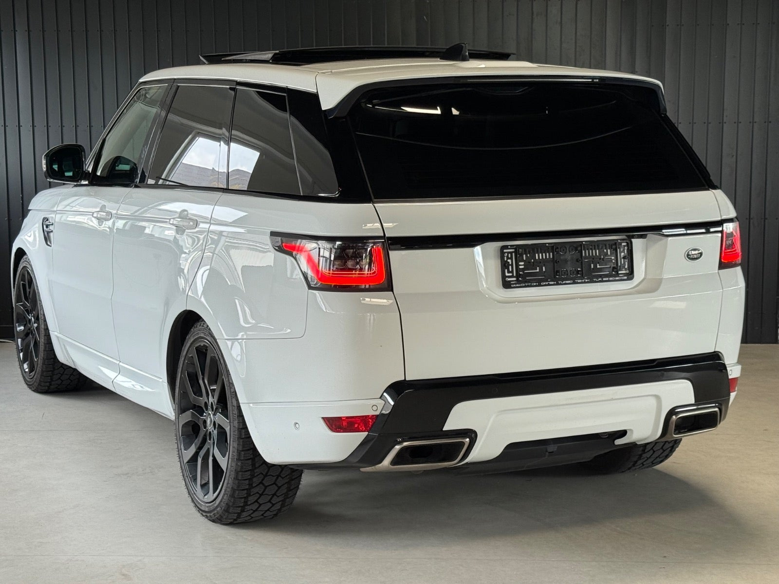 Hvid Land Rover Range Rover sport fra 2018