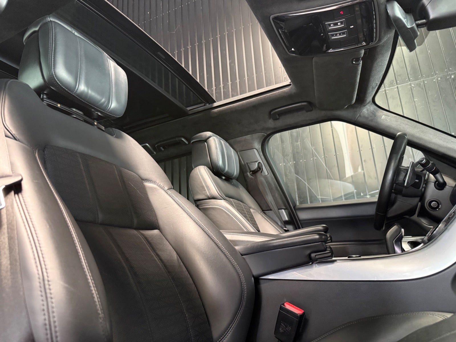 Hvid Land Rover Range Rover sport fra 2018
