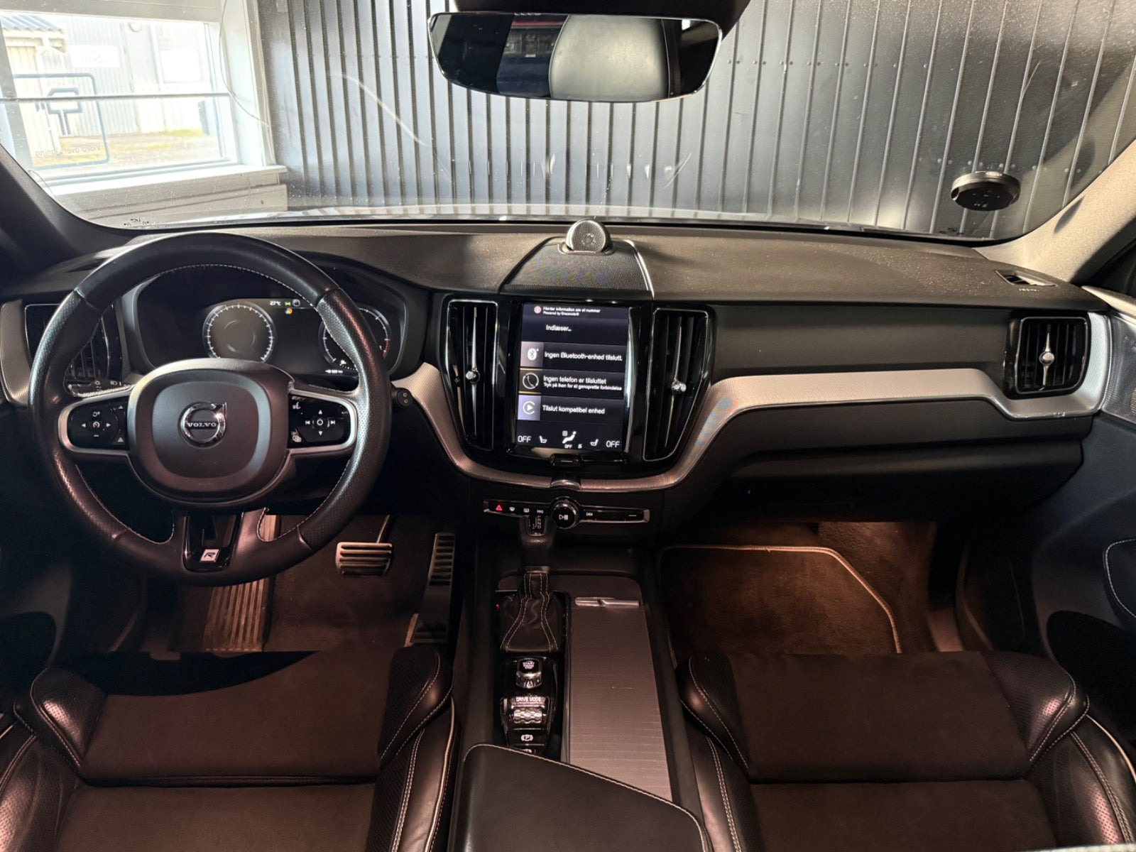 Sort Volvo XC60 fra 2018