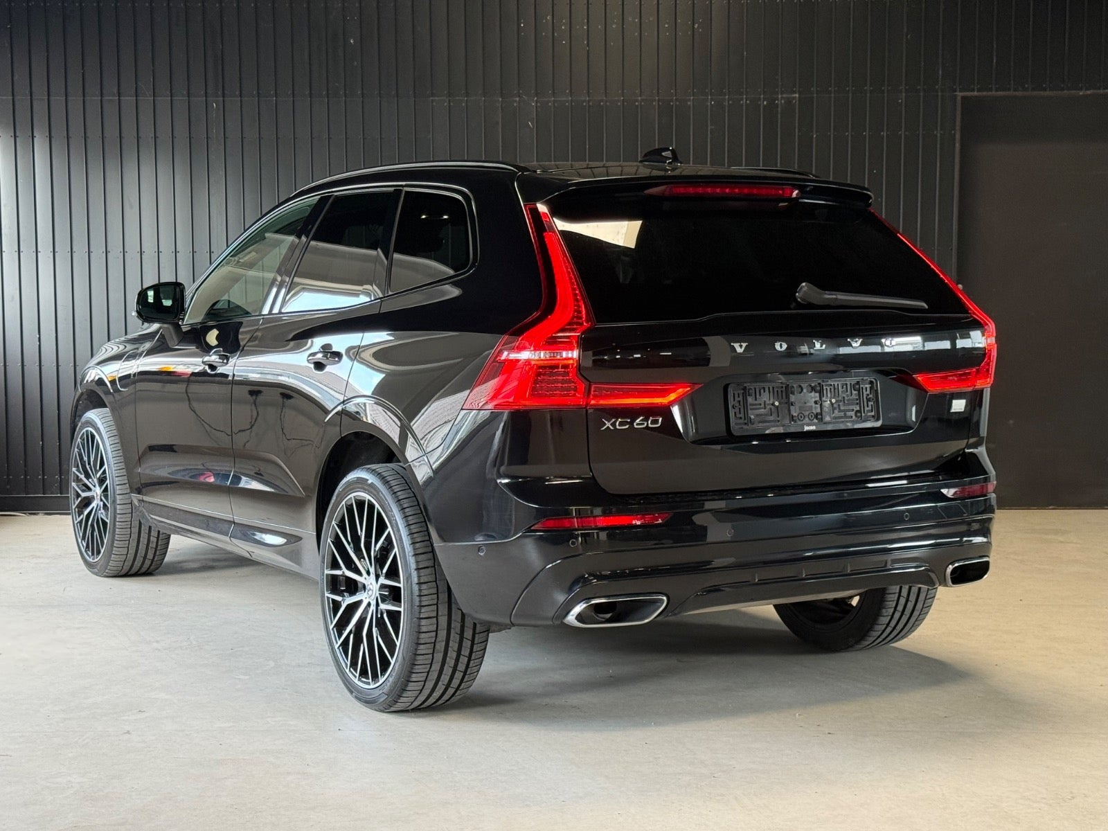Sort Volvo XC60 fra 2021