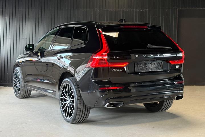 Sort Volvo XC60 fra 2021