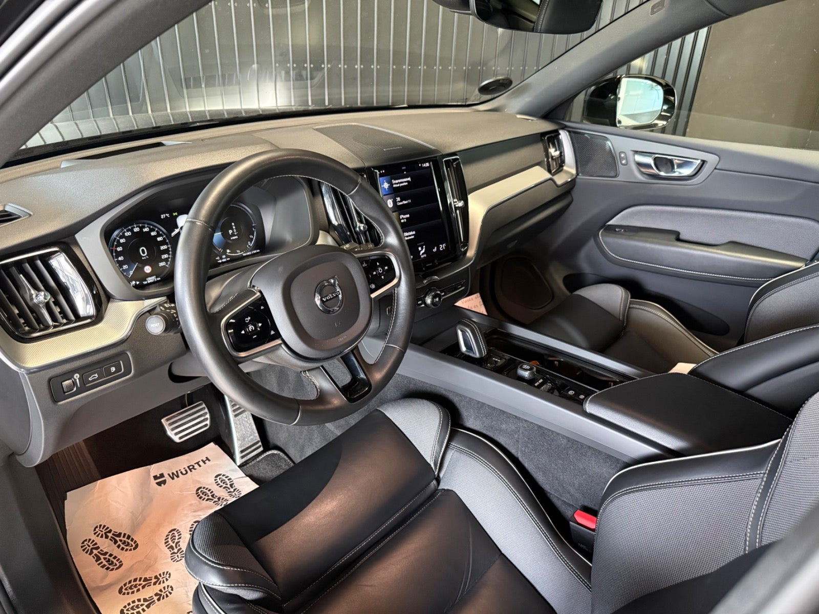 Sort Volvo XC60 fra 2021