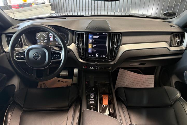 Sort Volvo XC60 fra 2021