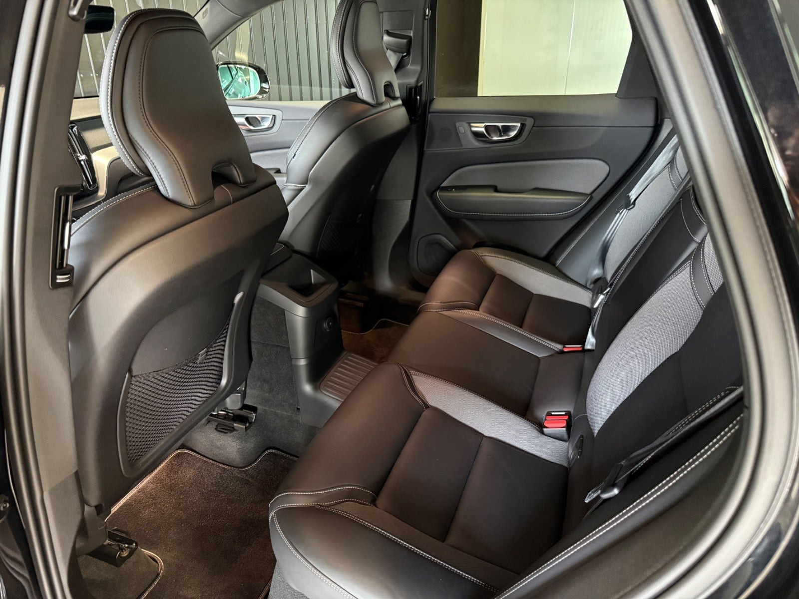 Sort Volvo XC60 fra 2021