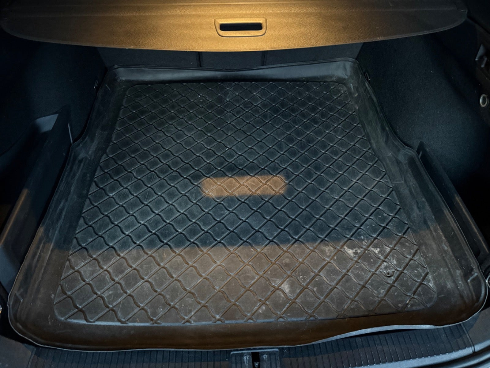 Hvid VW Passat fra 2020