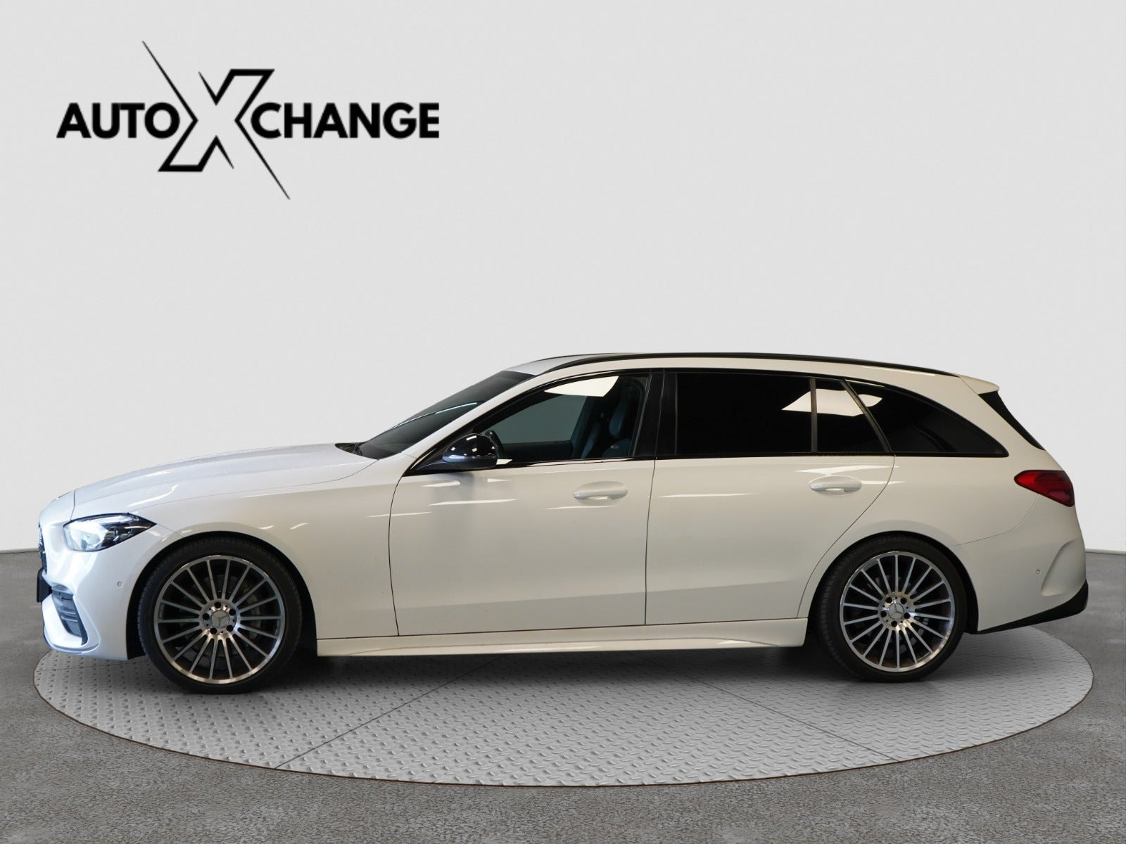 Hvid Mercedes C200 fra 2022