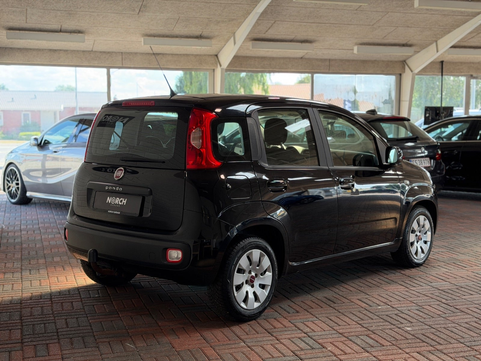 Sort Fiat Panda fra 2016
