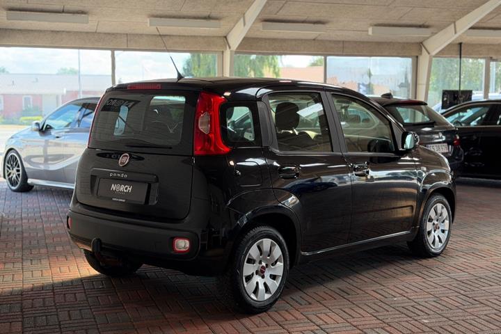 Sort Fiat Panda fra 2016