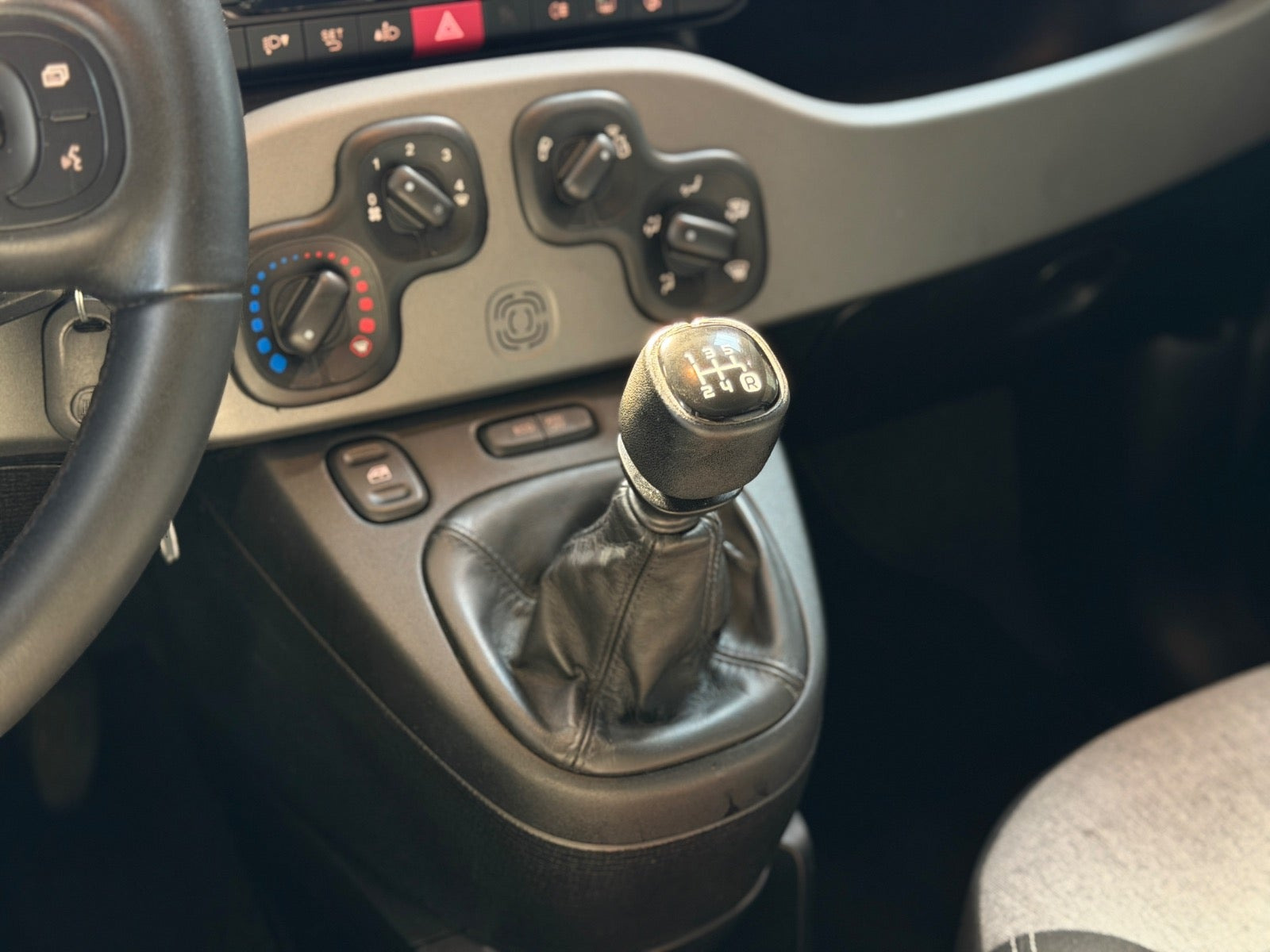 Sort Fiat Panda fra 2016