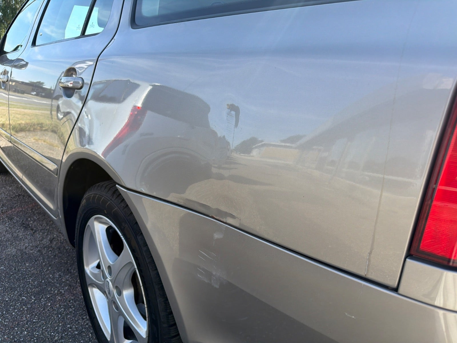 Beige Skoda Octavia fra 2012
