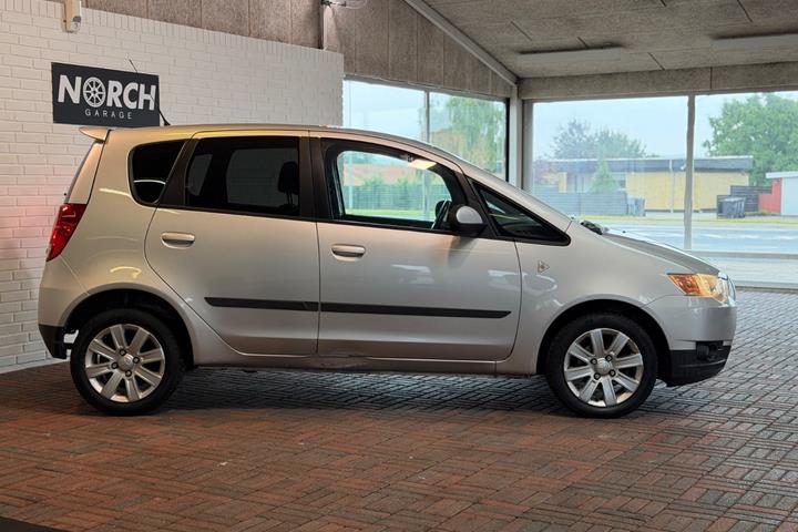 Grøn Mitsubishi Colt fra 2010