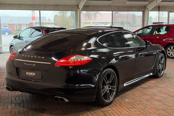 undefined Porsche Panamera 4S fra 2012