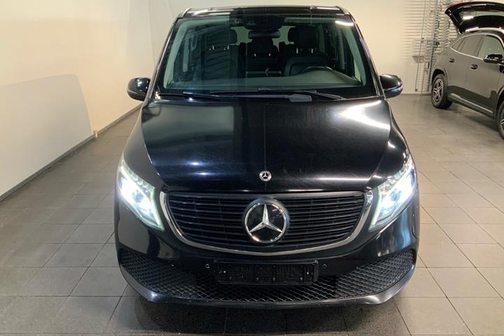 Hvid Mercedes EQV300 fra 2021
