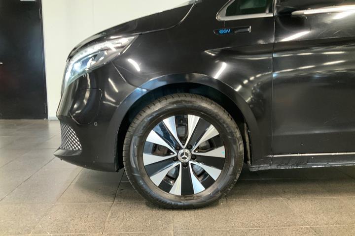 Hvid Mercedes EQV300 fra 2021