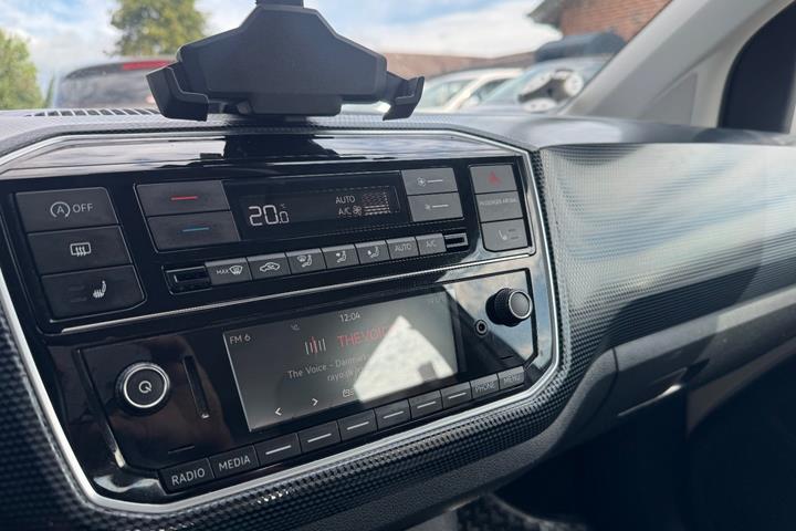 Hvid VW UP! fra 2017