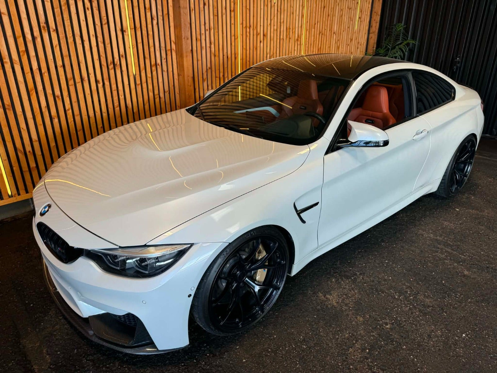 Hvid BMW M4 fra 2017