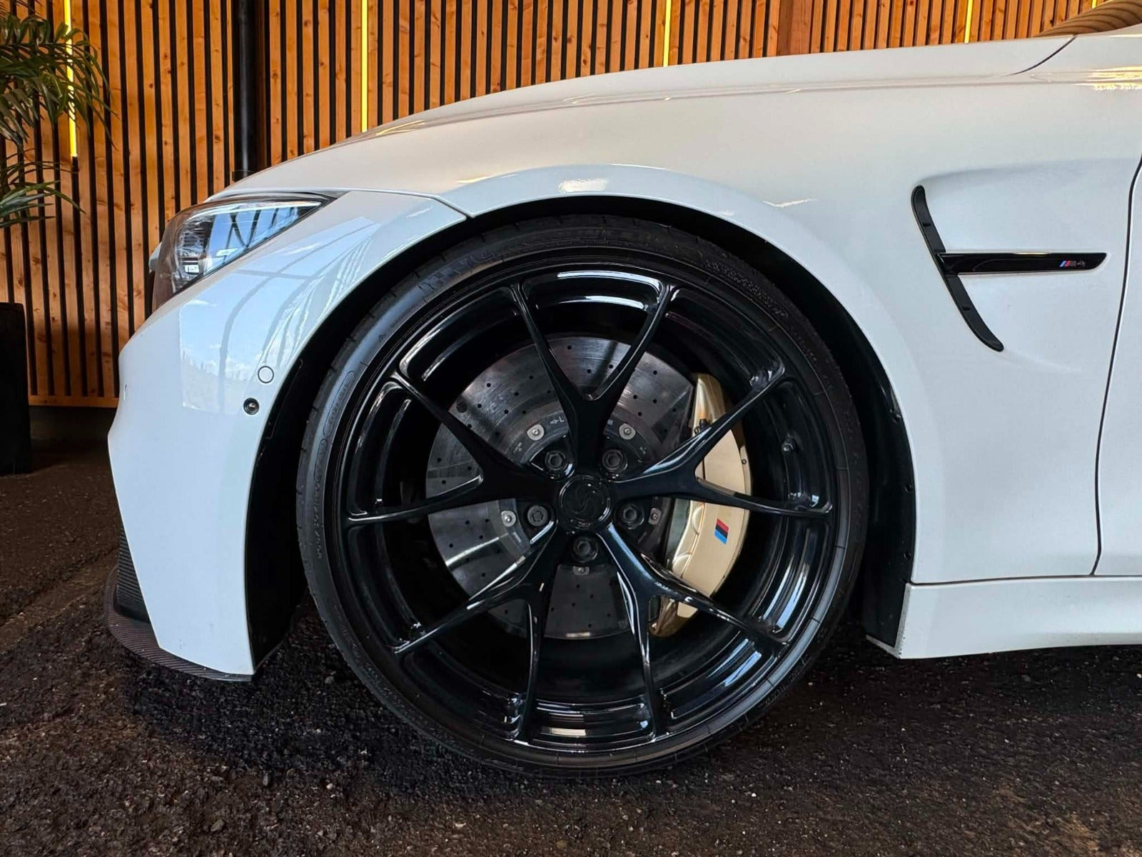 Hvid BMW M4 fra 2017