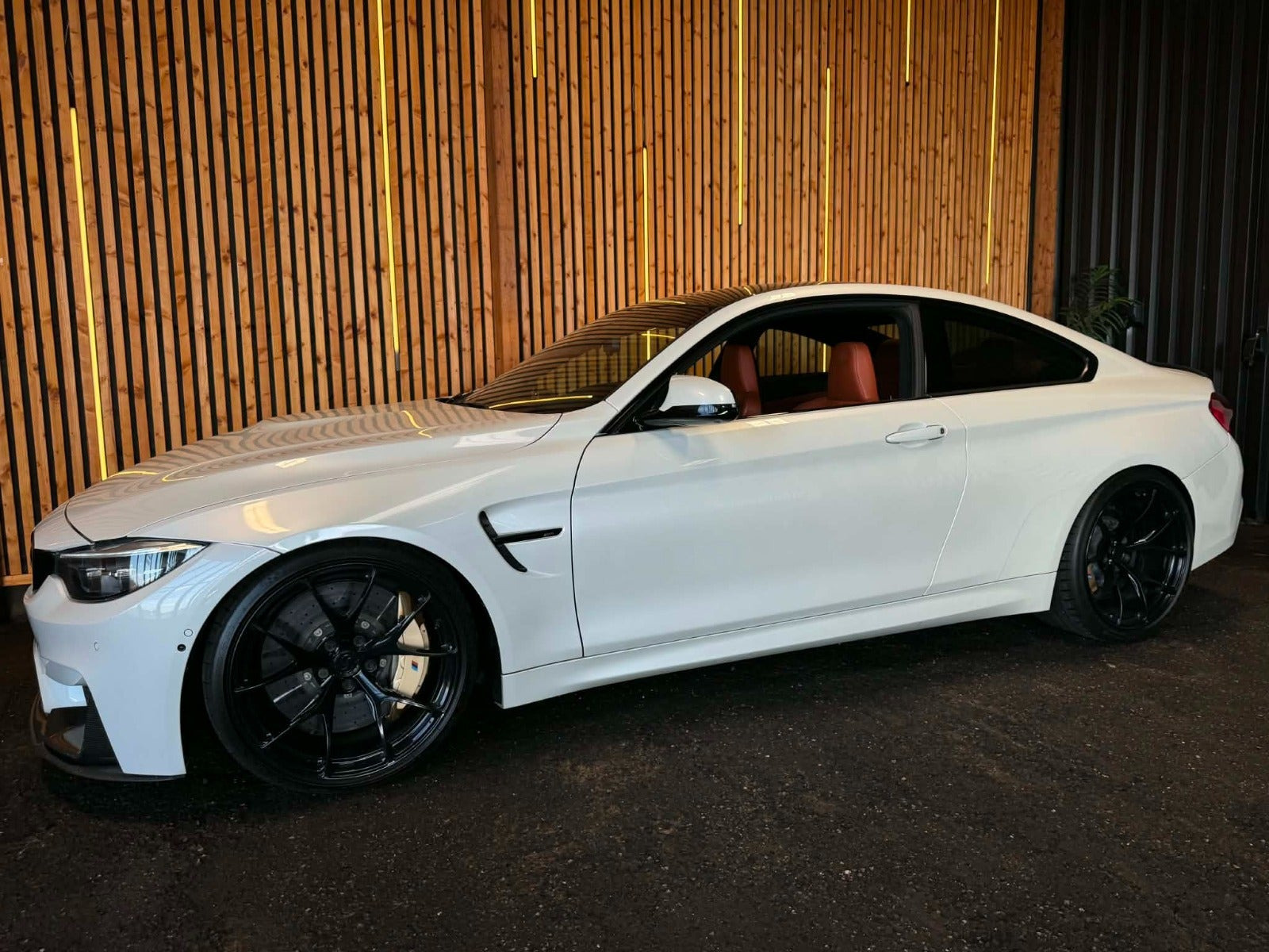 Hvid BMW M4 fra 2017