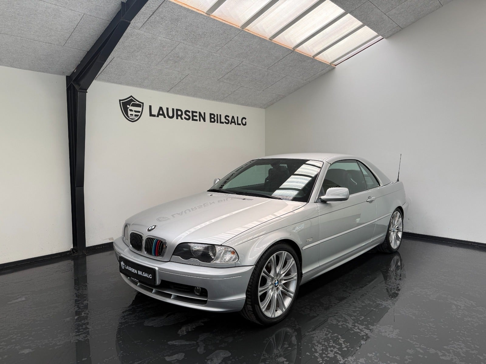 Grå BMW 325Ci fra 2001