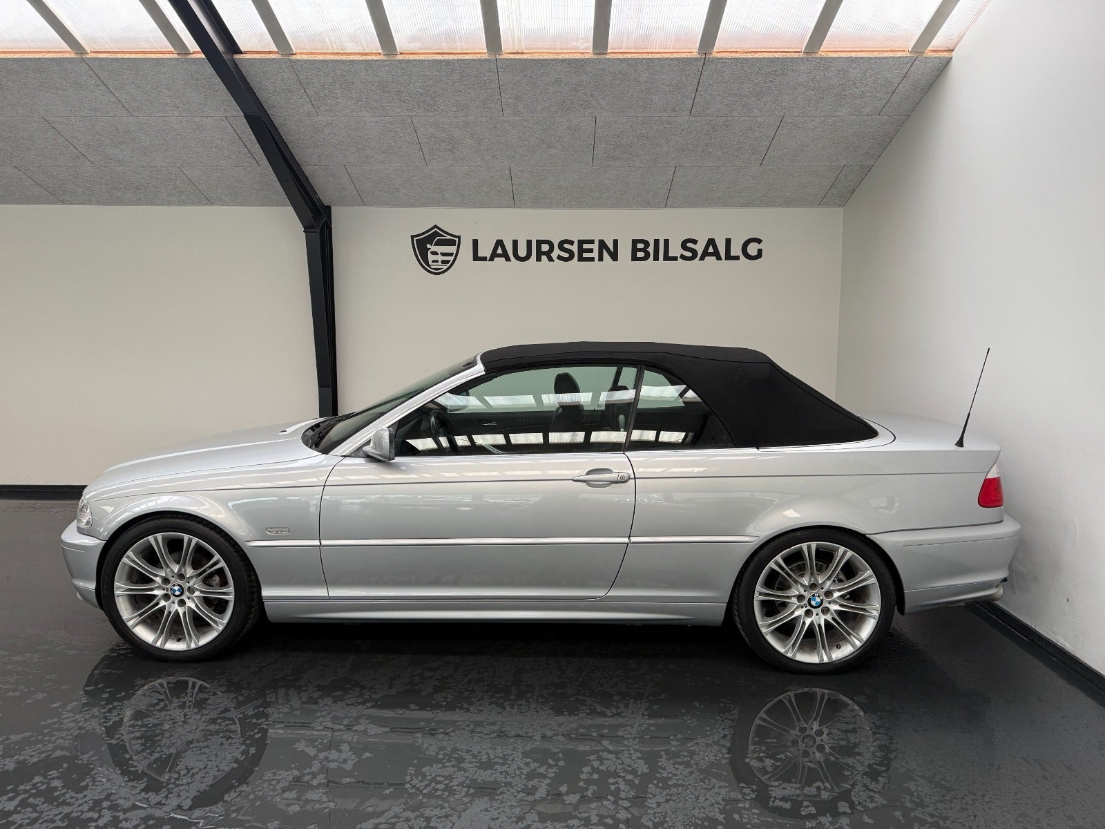 Grå BMW 325Ci fra 2001