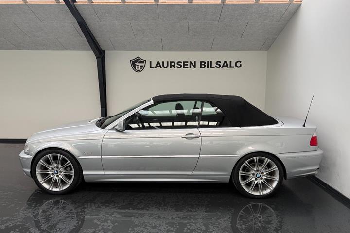 Grå BMW 325Ci fra 2001