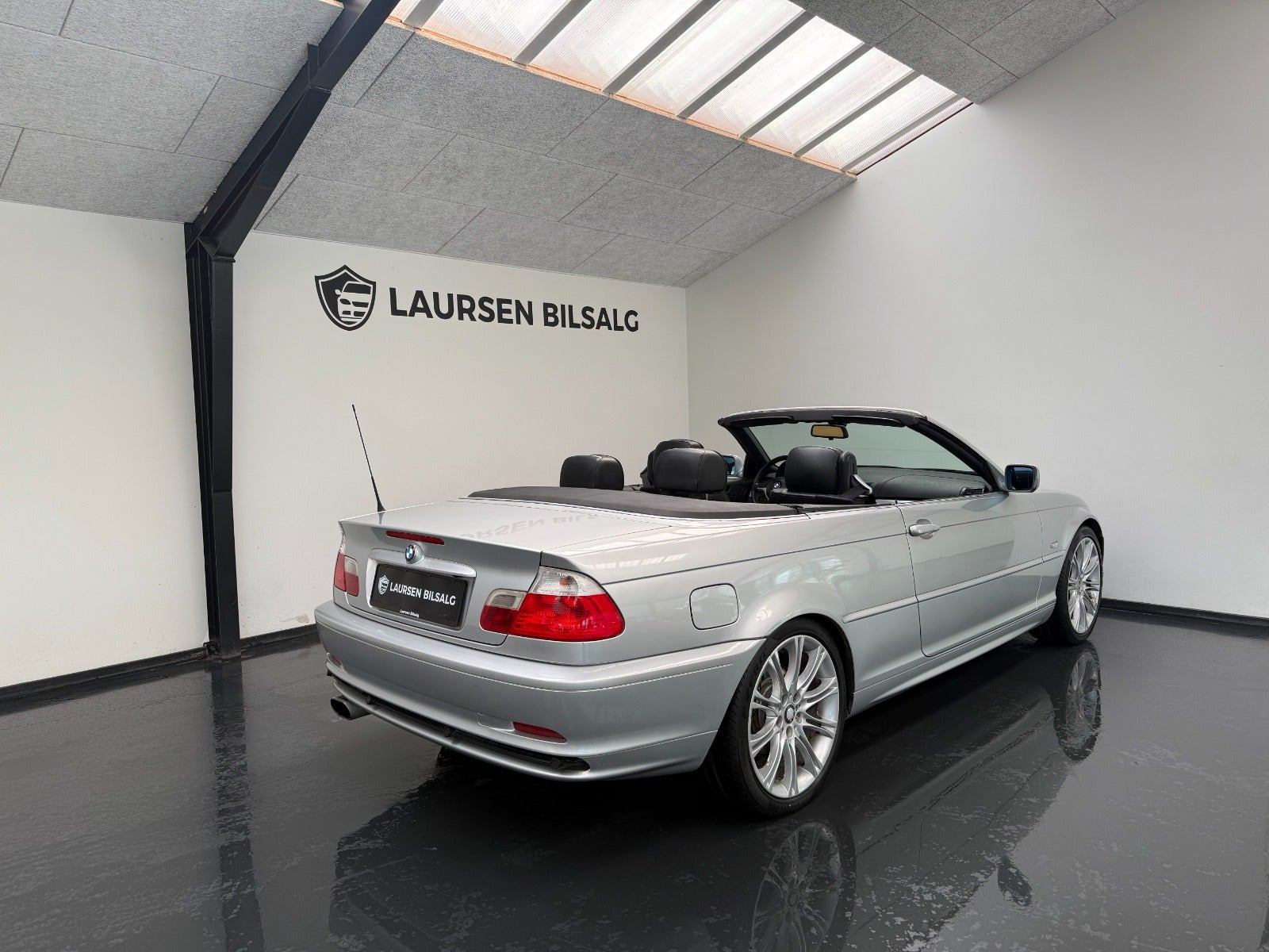 Grå BMW 325Ci fra 2001