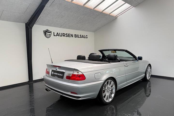 Grå BMW 325Ci fra 2001