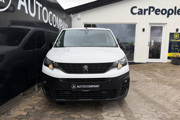 Hvid Peugeot Partner fra 2020