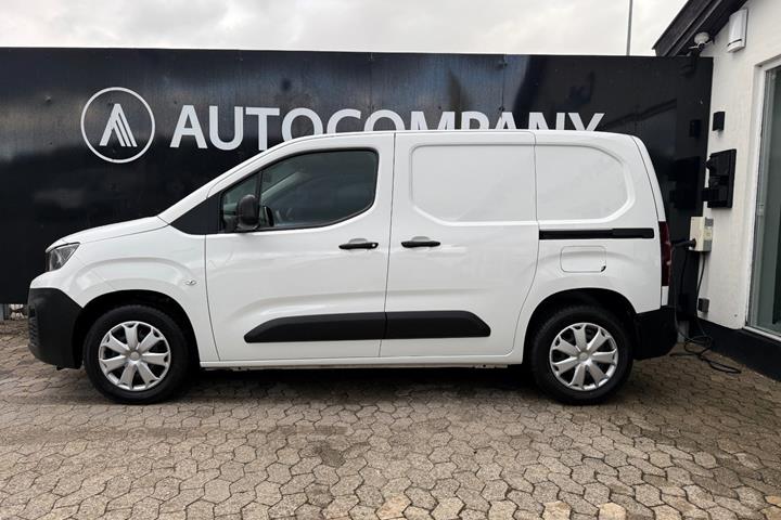 Hvid Peugeot Partner fra 2020