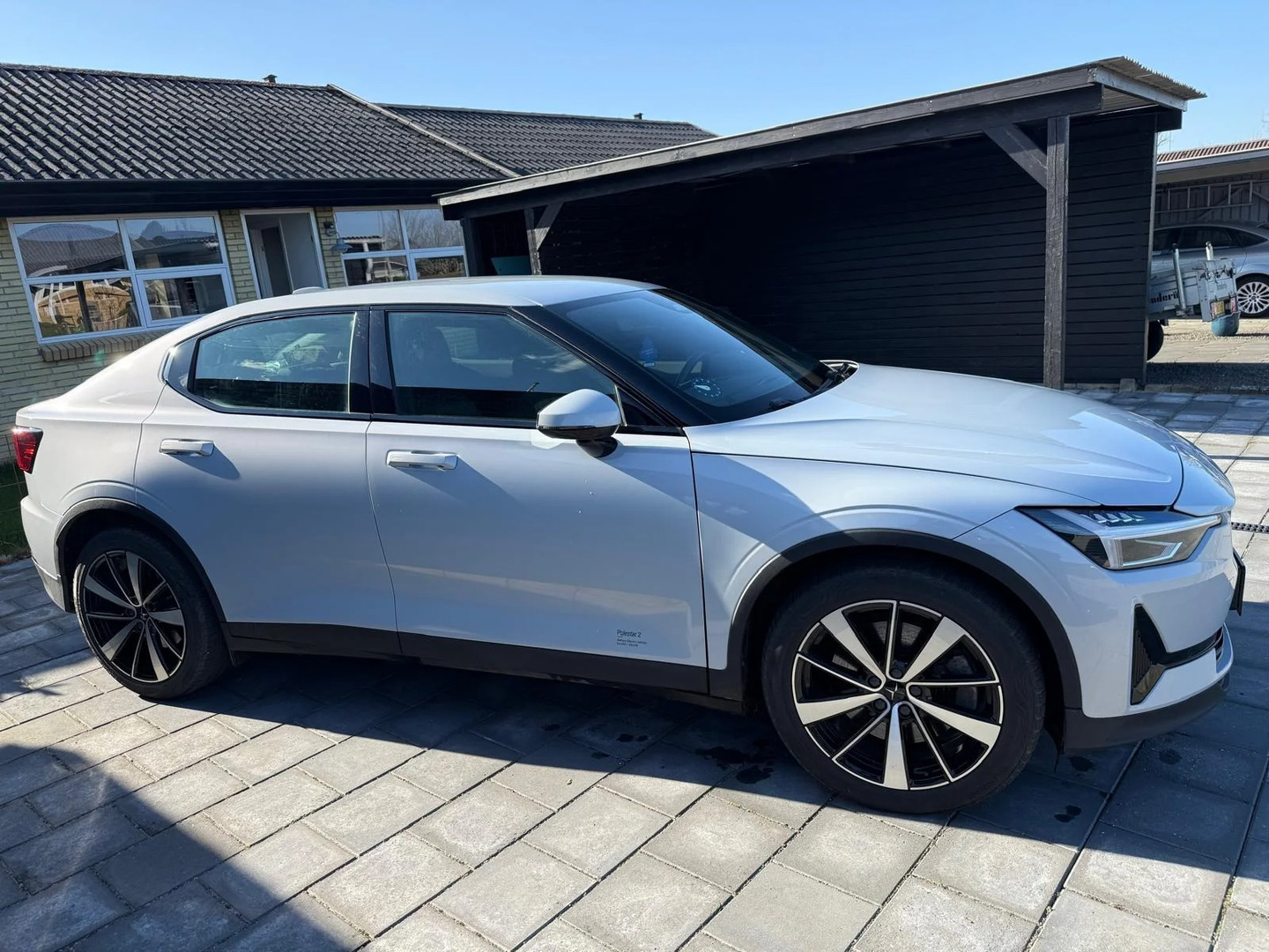 Grå Polestar 2 fra 2022