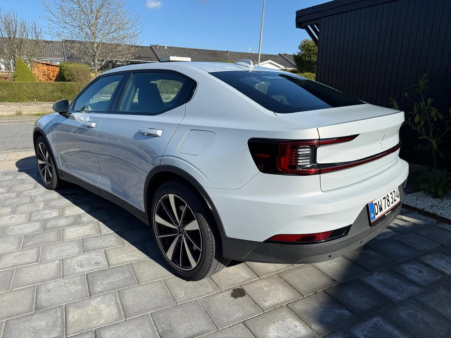 Grå Polestar 2 fra 2022