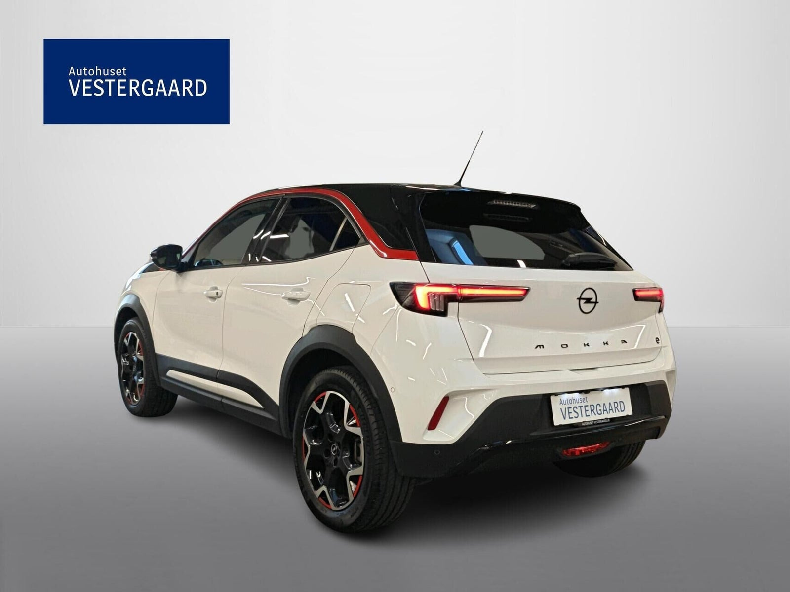 Hvid Opel Mokka-e fra 2021