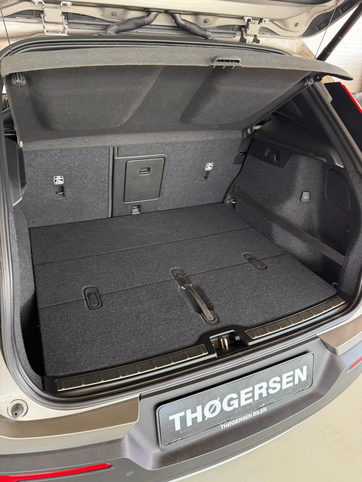 Grå Volvo XC40 fra 2021