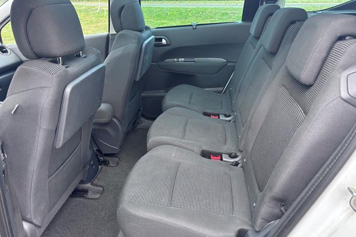 undefined Peugeot 5008 fra 2015