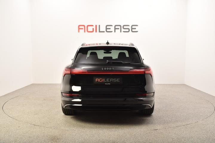 Sort Audi e-tron fra 2021