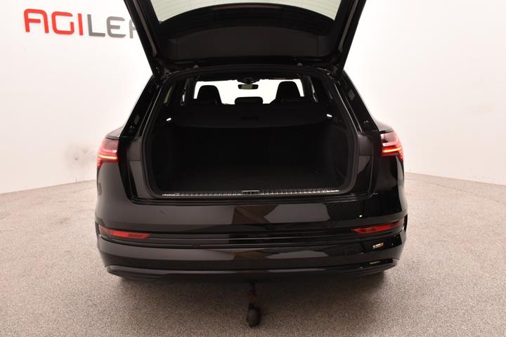 Sort Audi e-tron fra 2021